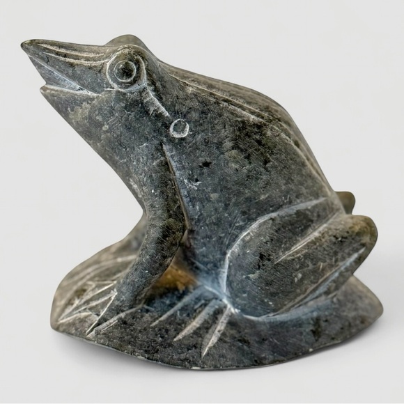 Vintage Hand-Carved Chinese Soapstone Frog Figurine Sculpture Stone Carving - Picture 1 of 9